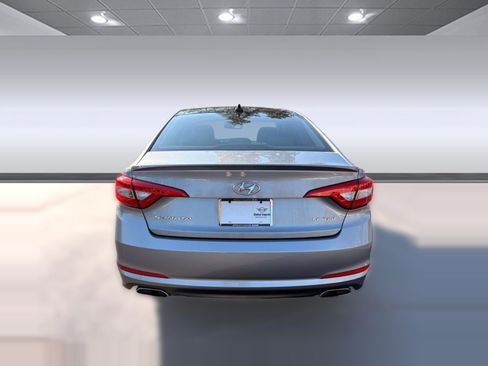 Used 2015 Hyundai Sonata Limited w/ Option Group 05 image 10