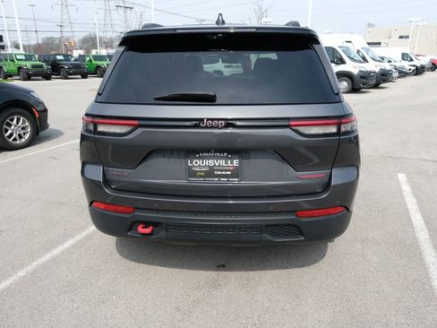 Used 2022 Jeep Grand Cherokee Trailhawk w/ ADV Protech Group II AWD/4WD image 8