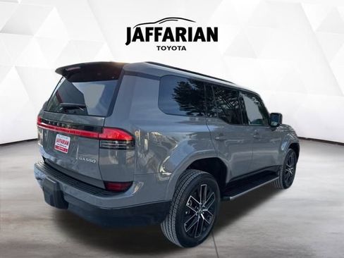 Used 2025 Lexus GX 550 image 6