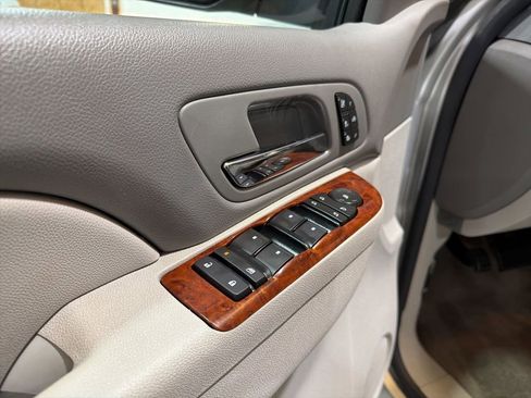 Used 2010 Chevrolet Tahoe LTZ image 24