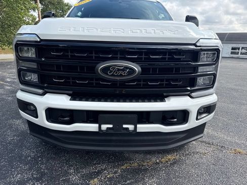 Used 2023 Ford F250 Lariat w/ Black Appearance Package AWD/4WD image 11
