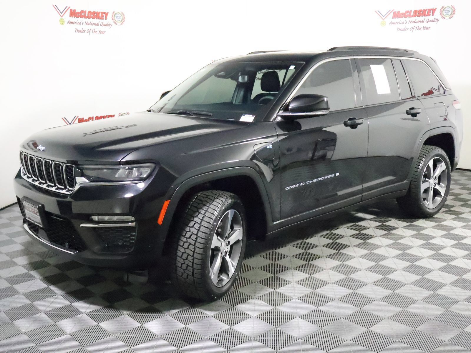 Used 2024 Jeep Grand Cherokee Limited 4xe w/ Luxury Tech Group II AWD/4WD image 16