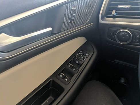 Used 2024 Ford Edge SEL w/ Convenience Package image 26