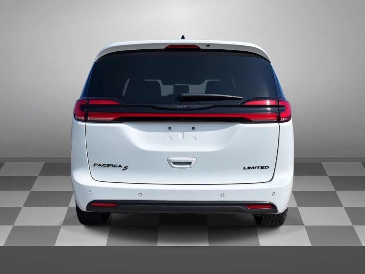 Used 2025 Chrysler Pacifica Limited FWD image 5