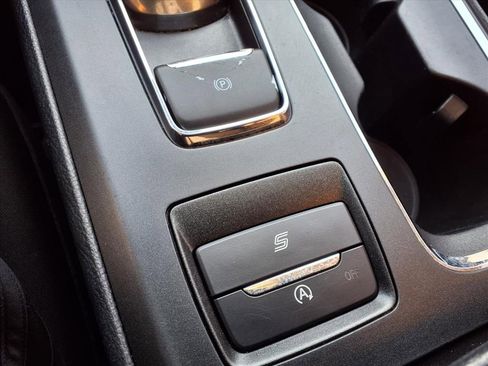 Used 2020 Ford Fusion SE image 24