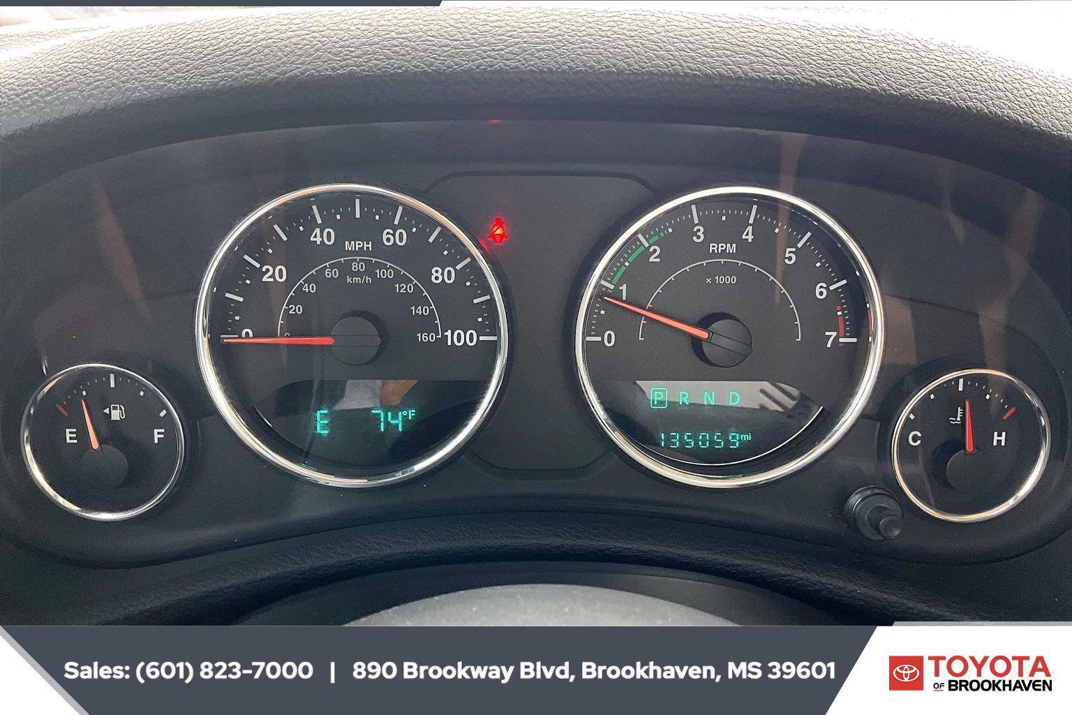 Used 2016 Jeep Wrangler Unlimited Sahara AWD/4WD image 14
