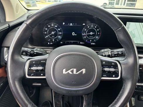 Used 2023 Kia Carnival SX Prestige image 32