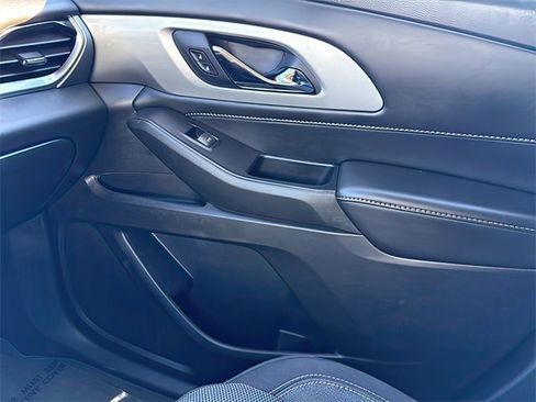 Used 2020 Chevrolet Traverse LT image 26