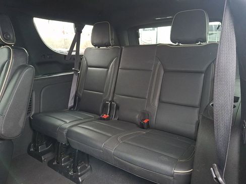 Used 2023 Chevrolet Suburban Premier image 13