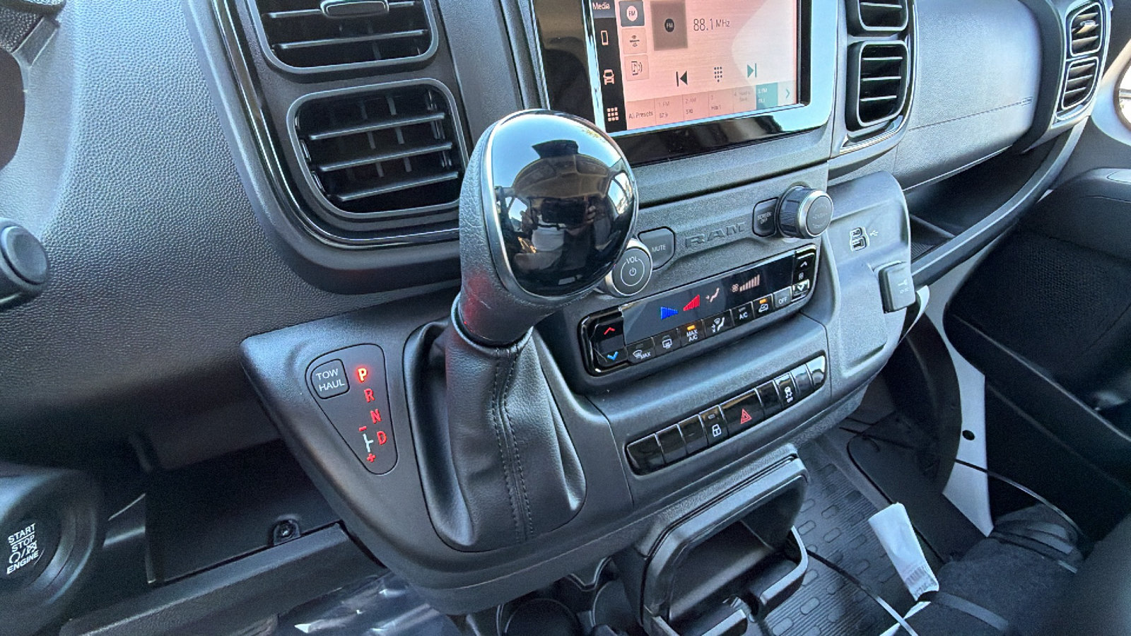 New 2026 RAM ProMaster 1500 w/ Convenience Group FWD image 25