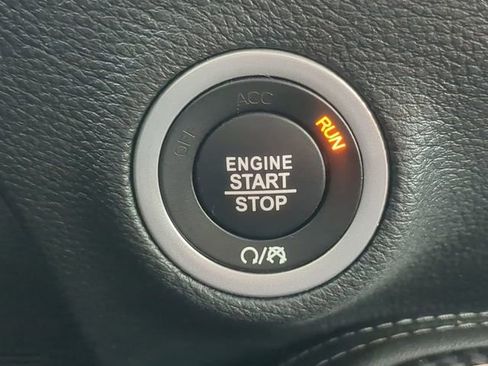 Used 2019 Dodge Challenger SXT RWD image 30