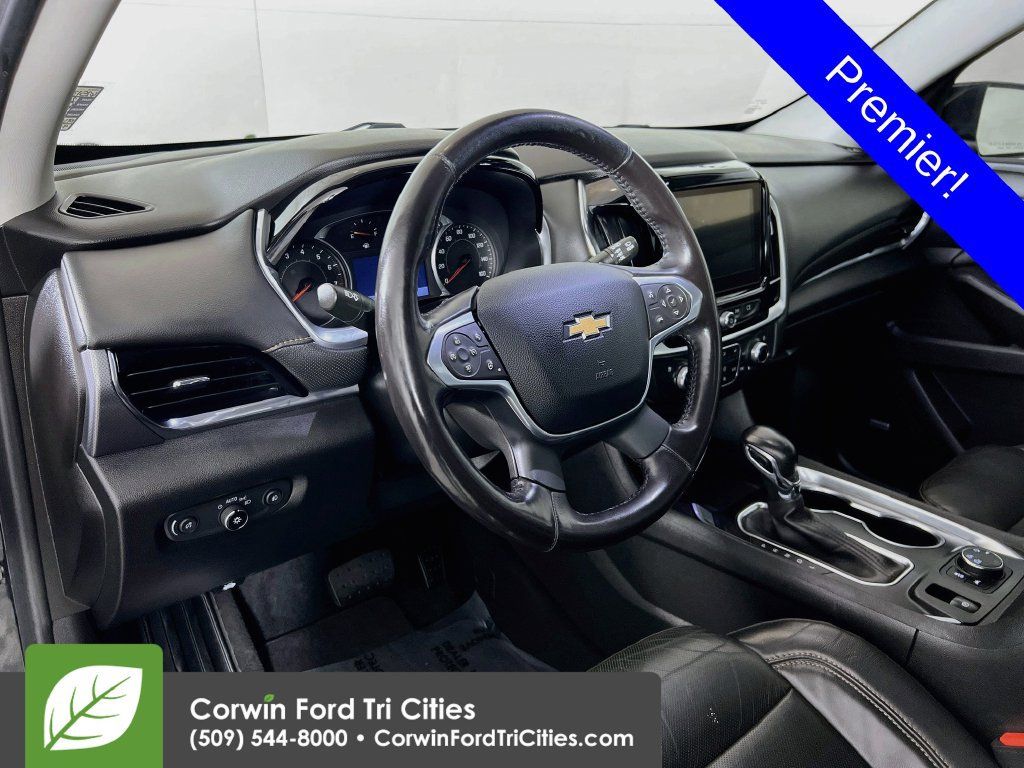 Used 2021 Chevrolet Traverse Premier w/ LPO, Blackout Package AWD/4WD image 3