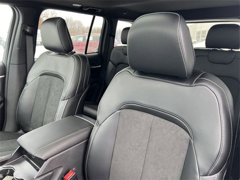 New 2026 Jeep Grand Cherokee Altitude image 12