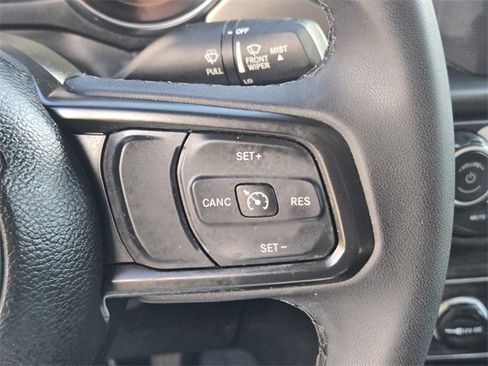 Used 2023 Jeep Gladiator Willys image 27