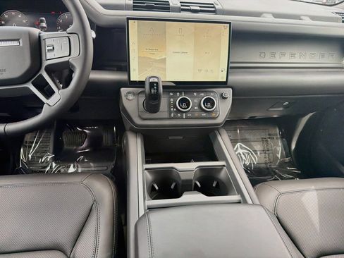 New 2026 Land Rover Defender 110 X-Dynamic SE AWD/4WD image 18