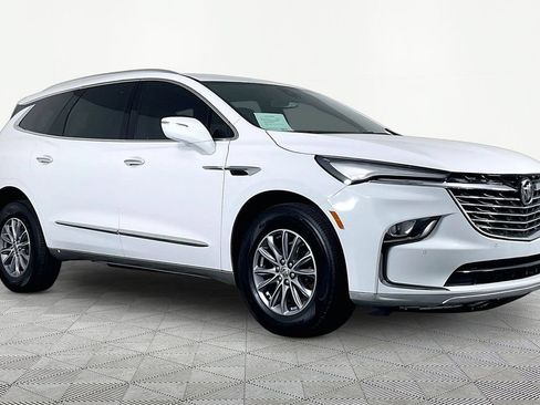 Certified 2024 Buick Enclave Essence FWD image 3