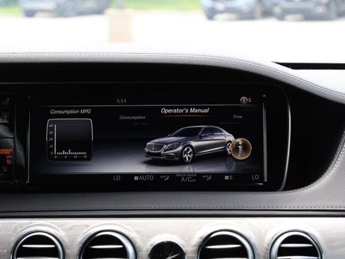 Used 2017 Mercedes-Benz S 550 Sedan image 20