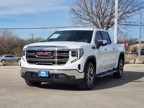 Used 2023 GMC Sierra 1500 SLT image 3