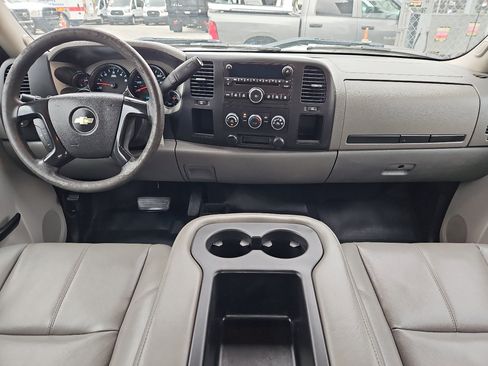 Used 2014 Chevrolet Silverado 3500 W/T w/ Skid Plate Package image 28