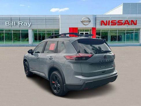 Certified 2025 Nissan Rogue SV AWD/4WD image 4