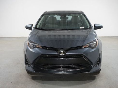 Used 2018 Toyota Corolla LE FWD image 2