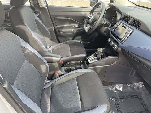 Used 2023 Nissan Versa SV image 17