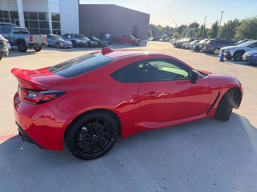 Used 2025 Toyota GR86 Premium RWD image 3