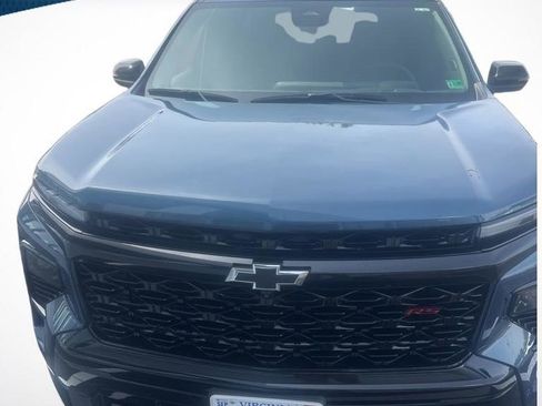 Used 2026 Chevrolet Traverse RS image 1