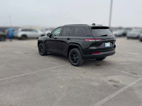 New 2026 Jeep Grand Cherokee Altitude image 8