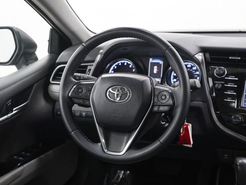 Used 2019 Toyota Camry SE FWD image 14