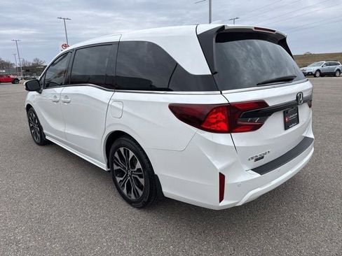 Used 2025 Honda Odyssey Elite image 8