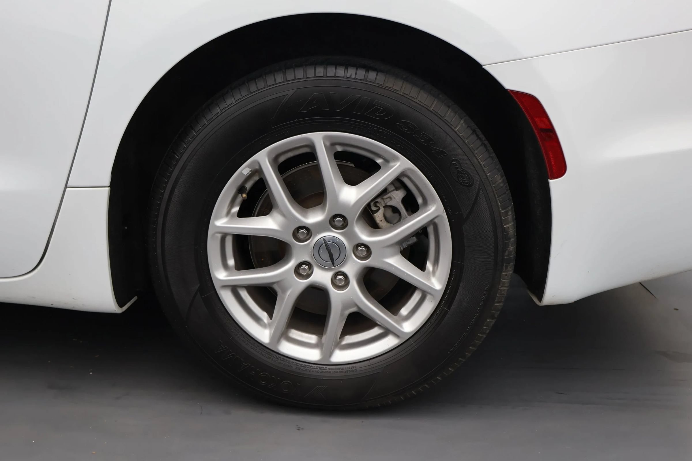 Used 2024 Chrysler Pacifica Touring-L FWD image 36