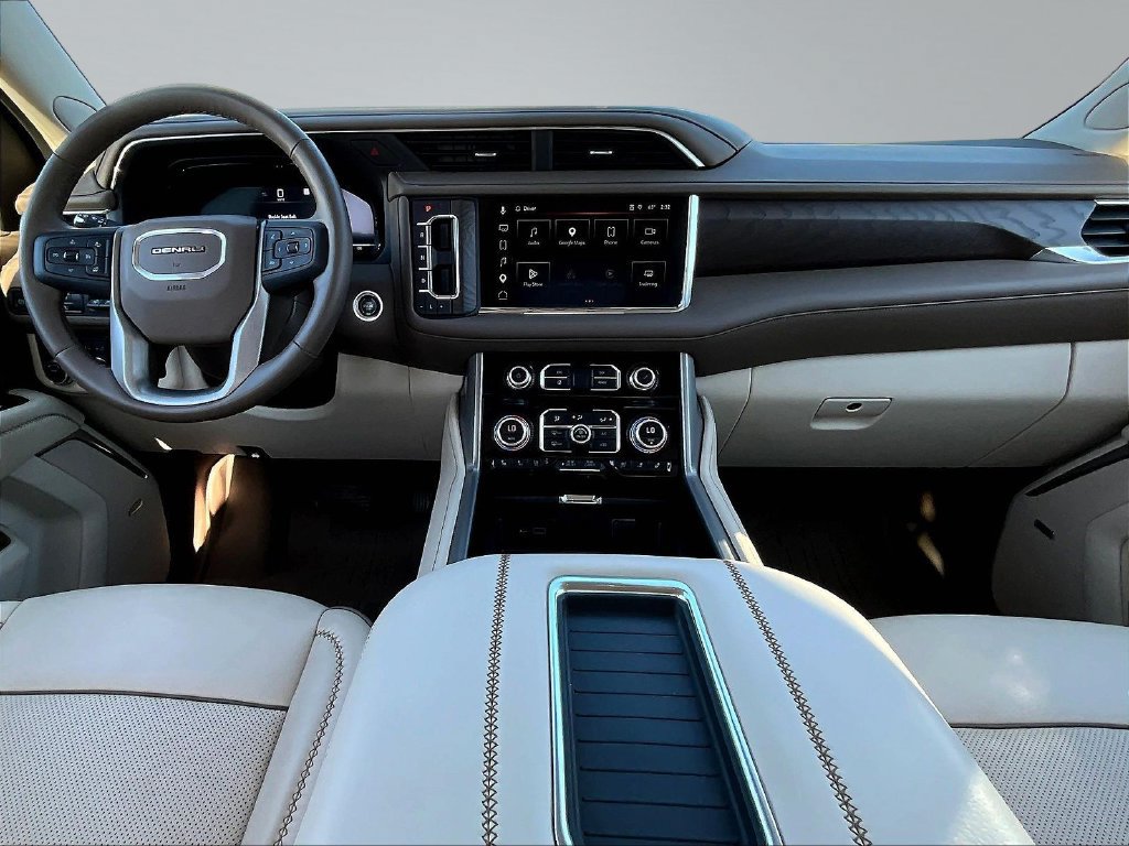 Used 2023 GMC Yukon Denali w/ Max Trailering Package AWD/4WD image 9