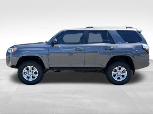 Used 2019 Toyota 4Runner SR5 Premium AWD/4WD image 2