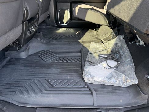 Used 2024 Chevrolet Silverado 2500 LT image 39