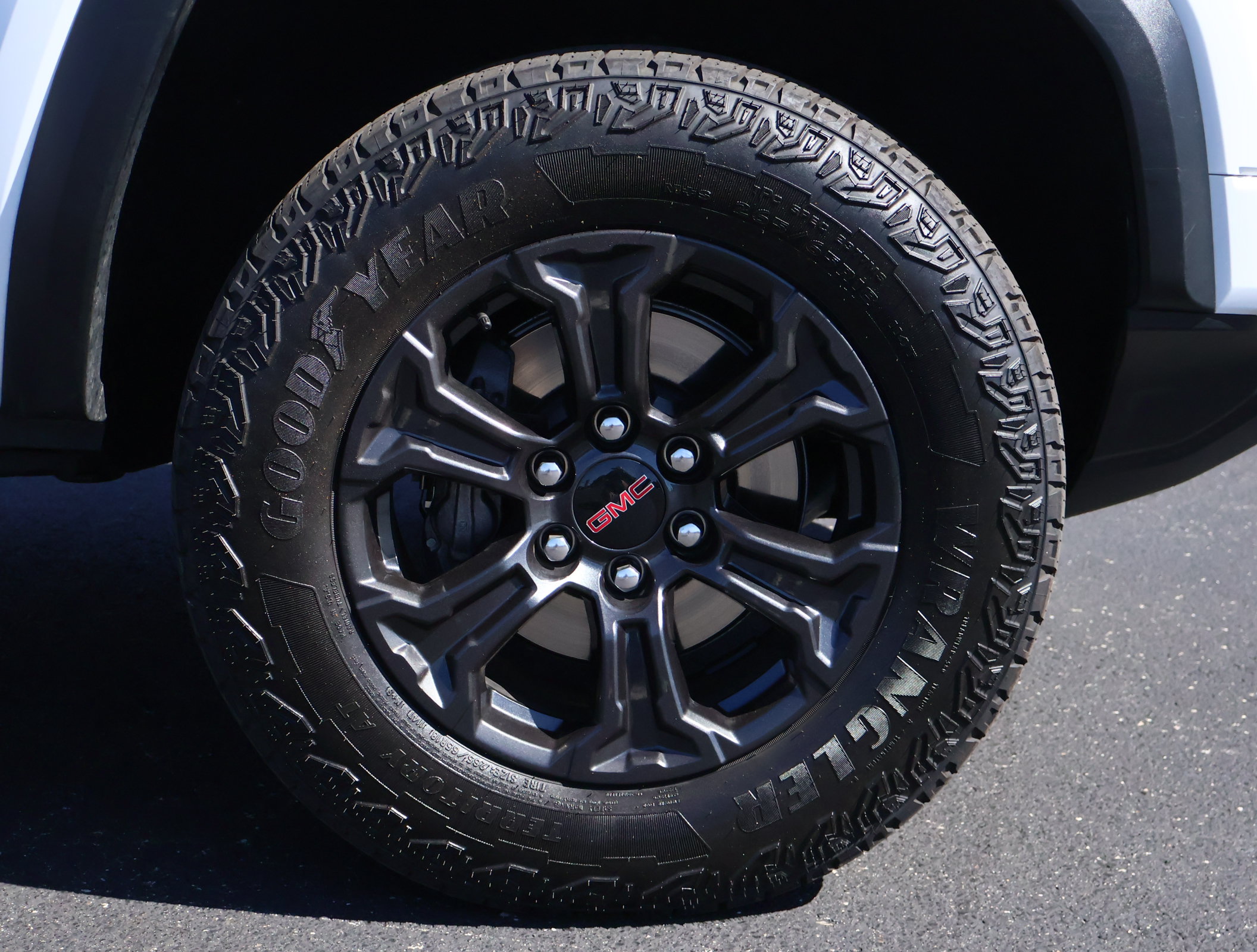 Used 2024 GMC Canyon Elevation w/ Elevation Premium Package AWD/4WD image 25