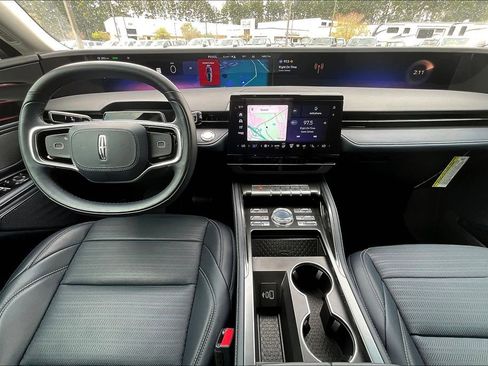 Used 2024 Lincoln Nautilus Reserve image 14