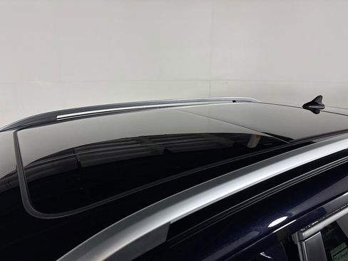 New 2025 Volkswagen Taos SE image 18