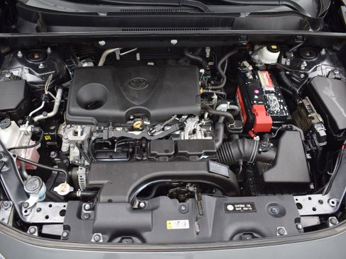 Used 2021 Toyota RAV4 XLE AWD/4WD image 9