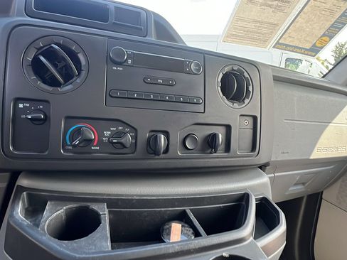 Used 2017 Ford E-450 and Econoline 450 Super Duty w/ Power Windows & Locks Group RWD image 9