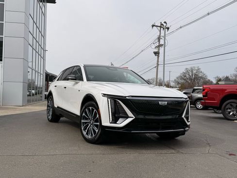 Used 2024 Cadillac Lyriq Sport image 1