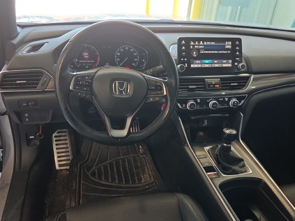 Used 2018 Honda Accord Sport image 9