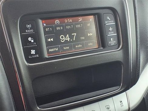 Used 2017 Dodge Journey SE w/ Flexible Seating Group image 6