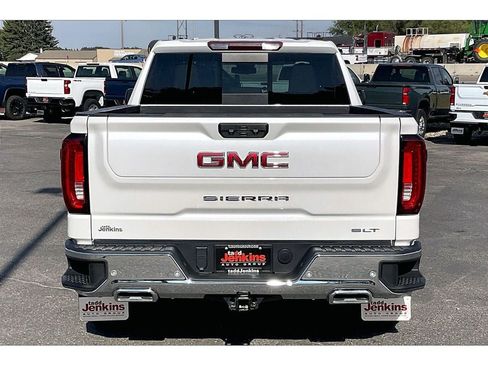 Used 2023 GMC Sierra 1500 SLT w/ SLT Premium Plus Package AWD/4WD image 4