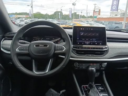 Used 2024 Jeep Compass Latitude AWD/4WD image 26