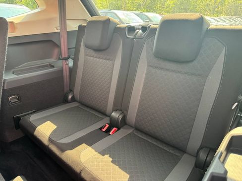 Used 2020 Volkswagen Tiguan S FWD image 33