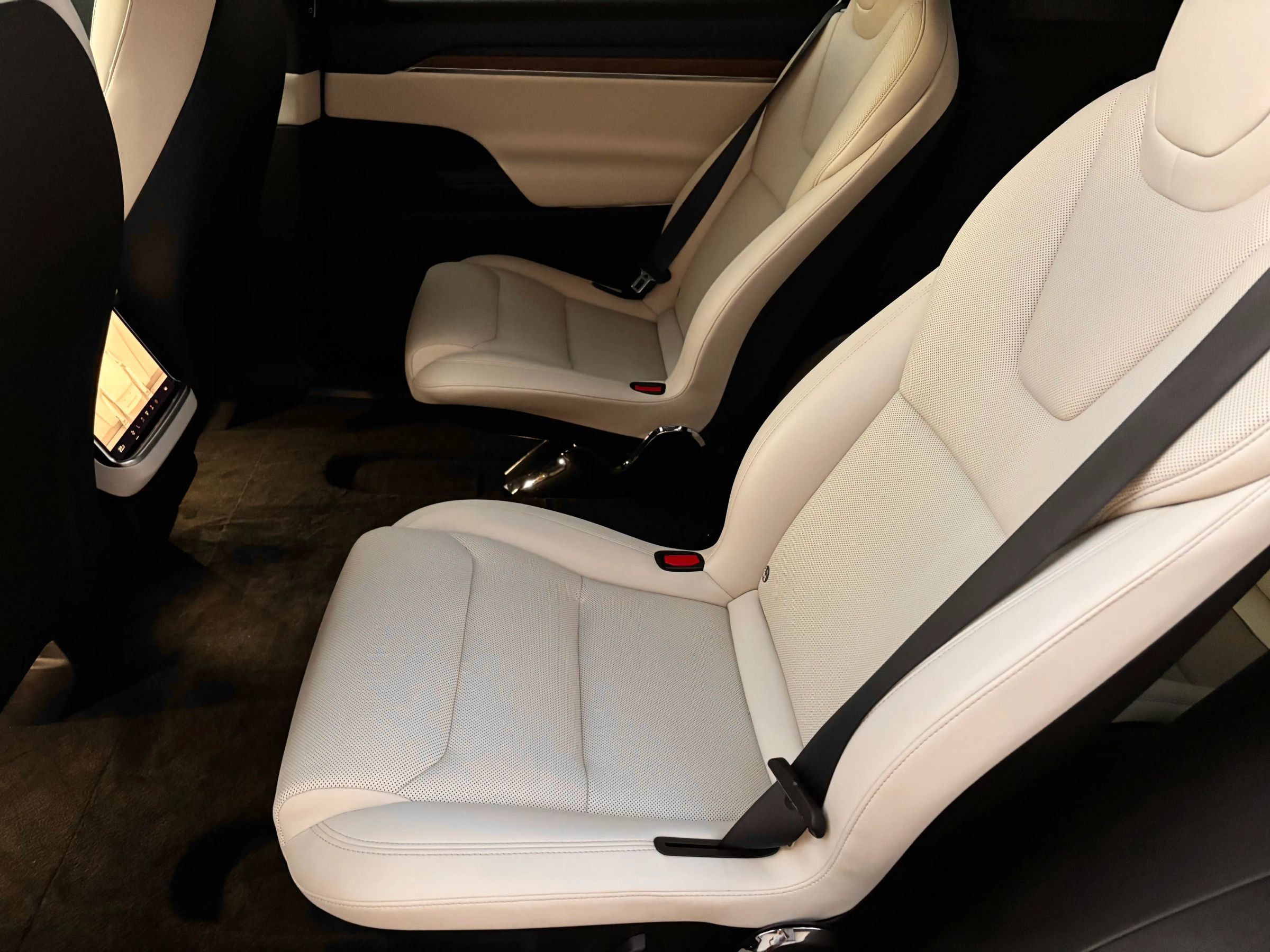 Used 2025 Tesla Model X AWD/4WD image 15