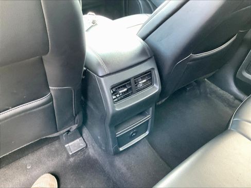 Used 2024 Ford Edge SEL AWD/4WD image 11