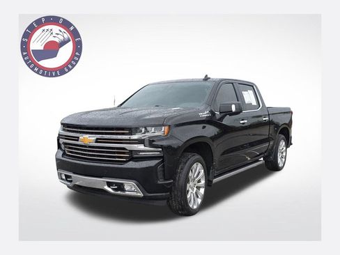 Used 2020 Chevrolet Silverado 1500 High Country w/ Technology Package AWD/4WD image 1