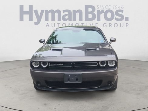 Used 2019 Dodge Challenger SXT RWD image 8
